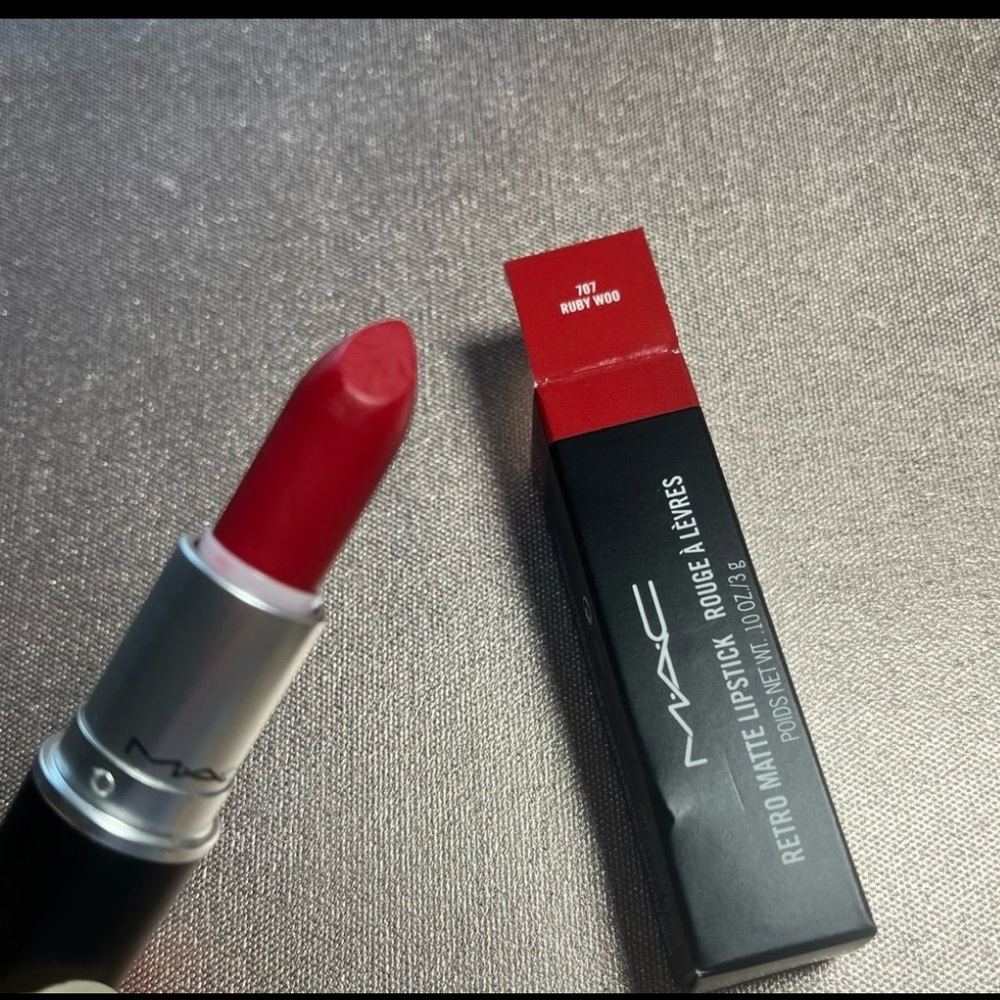 MAC retro matte lipstick 707 ruby woo 3g